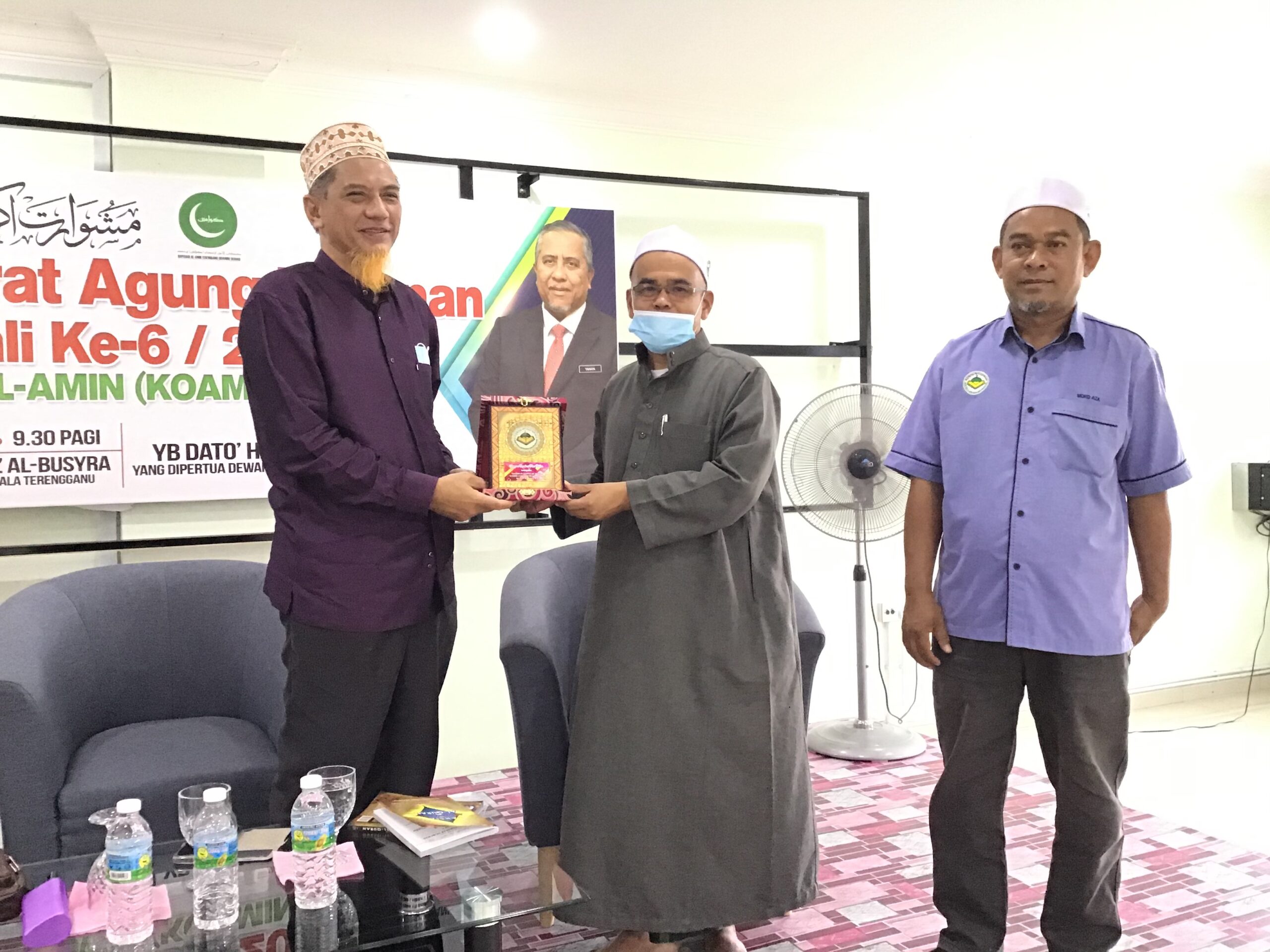 Ustaz Kamal Yusof bersama Pengetua Maahad Tahfiz Al-Busyra